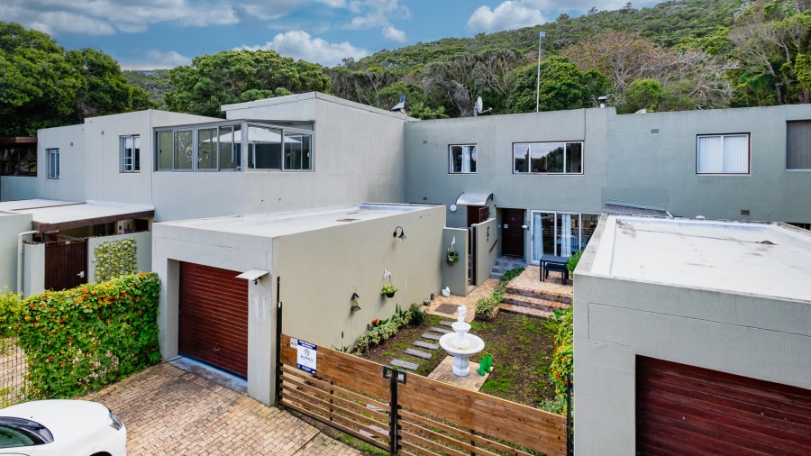 To Let 4 Bedroom Property for Rent in Wilderness Central Western Cape